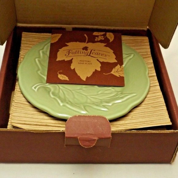 Longaberger Pottery Set of 4 Falling Leaves Collection Leaf Plates in the Box - Picture 3 of 10